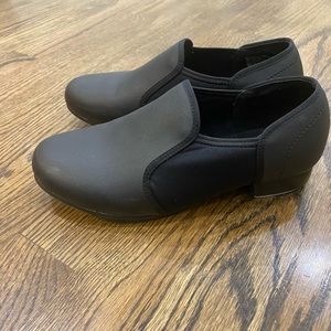 Girls Balera Slip On Tap Shoes size 4 / Width M